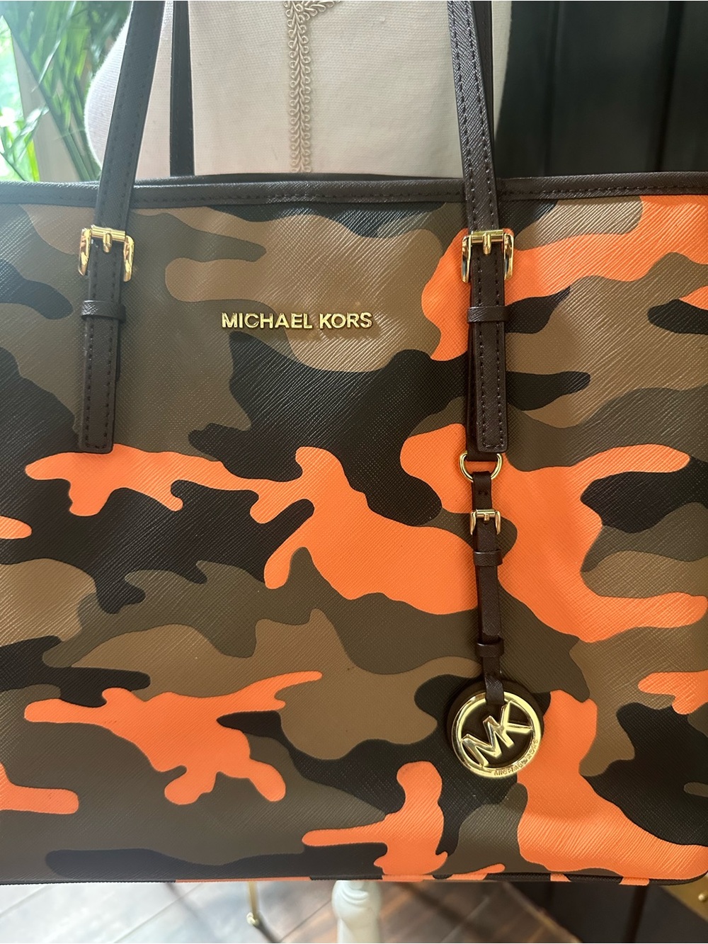 Unused MICHAEL KORS JET SET TRAVEL TOTE SHOULDER BAG POPPY CAMOUFLAGE ORANGE XL - Picture 2 of 11